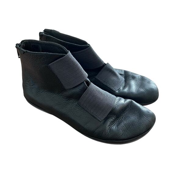Camper Black Leather Right Nina Ankle Booties Sz 38 - Picture 1 of 7